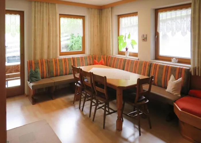 Emberger, Casa vacanze *